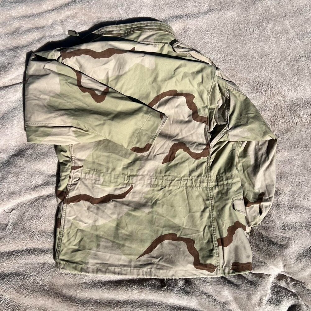 Authentic Vintage 90's US Military Surplus Army Cold Weather Field Jacket - Picture 2 of 4